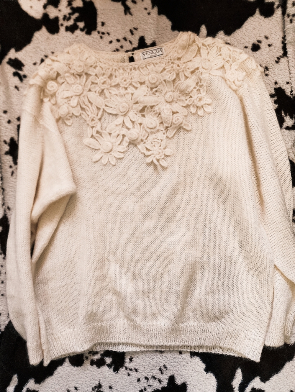 WOMEN'S 80'S OVERSIZED SWEATER - CREAM